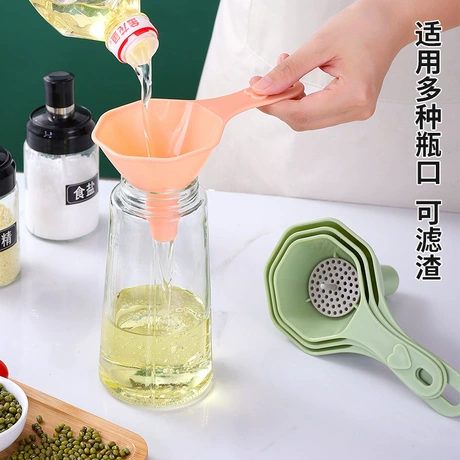 四合一多功能漏斗套装家用塑料倒油漏斗厨房倒油漏液体分装过滤器 ¥ 4 .8 10+件 退货包运费 先采后付 回头率49% 潮州市潮安区伟铎五金制品厂 运费: 获取 下单价: 获取 起订量: 获取 发货时间: 获取 年销量: 20 年销售额: ¥96.00 上架时间: 2023-03-29 (1164天) 开店日期: 2019-02-21 (7.3